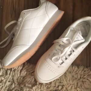 Champion Shoes - Champions Womens All White Sneakers BRAND NEW Champion Shoes - Champions Womens All White Sneakers BRAND NEW